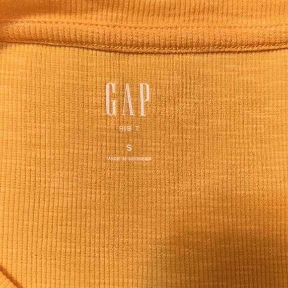 GAP S Orange Ribbed V-Neck Short Sleeve Ruched Front Tee - Picture 7 of 10